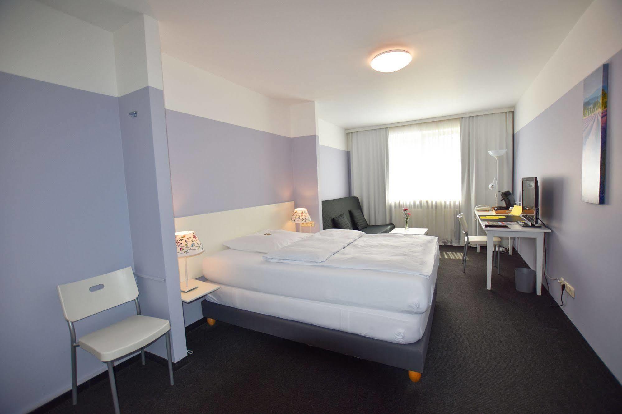 Hotel U. + Apartments Мильгейм-на-Руре Экстерьер фото